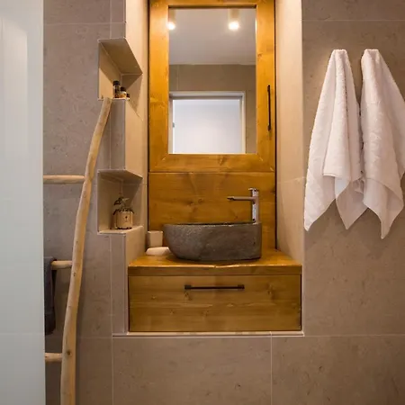 Muses Of Art Afándu