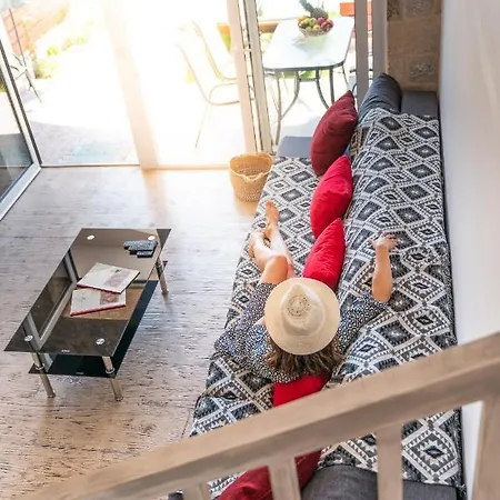 Muses Of Art Villa Afándu