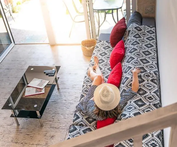 Muses Of Art فيلة أفانتو